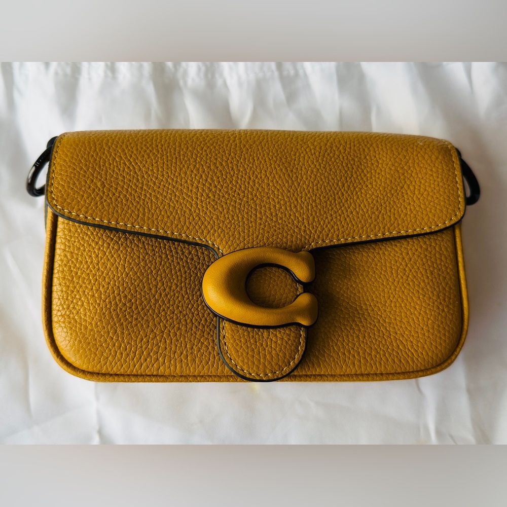 Coach Soft Tabby Crossbody 18 With Pebble Sunflower Leather